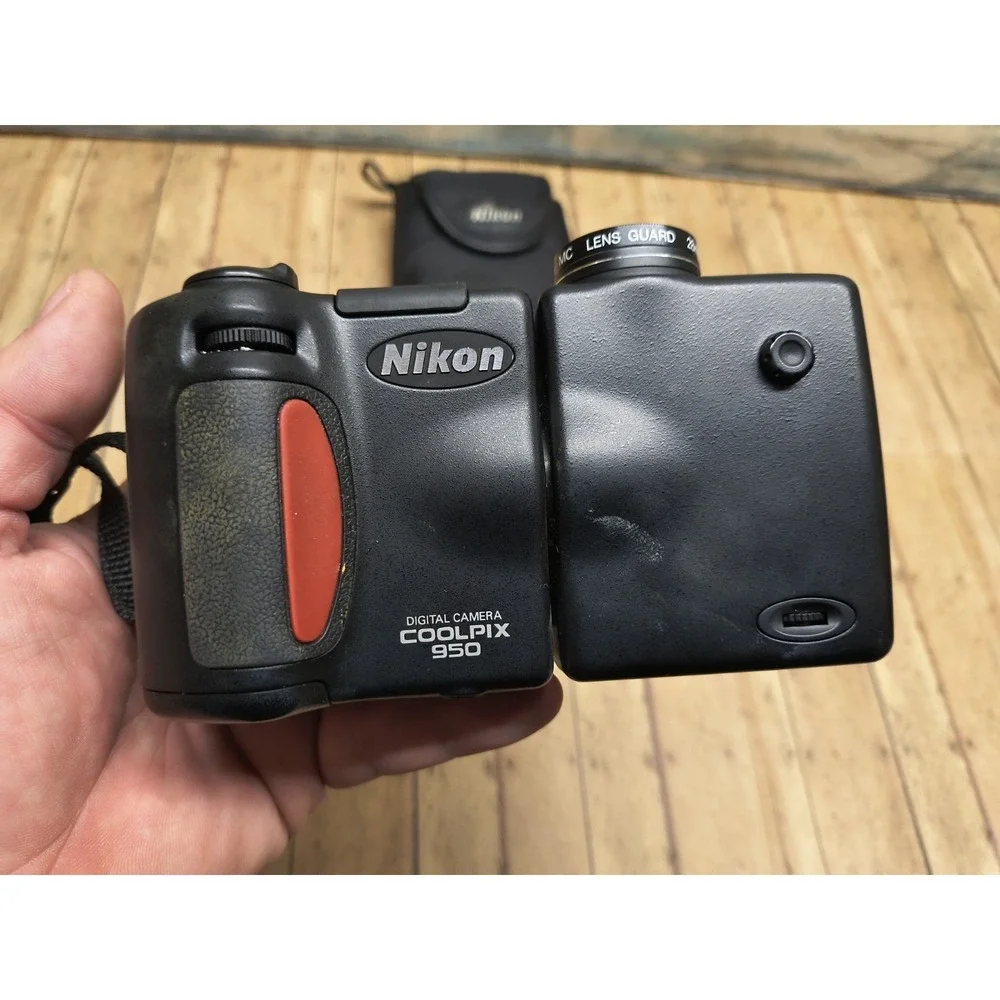 Nikon Coolpix 950 Digital Camera 7-21mm Zoom Nikkor 1:2.6-4 Black PARTS ONLY‎